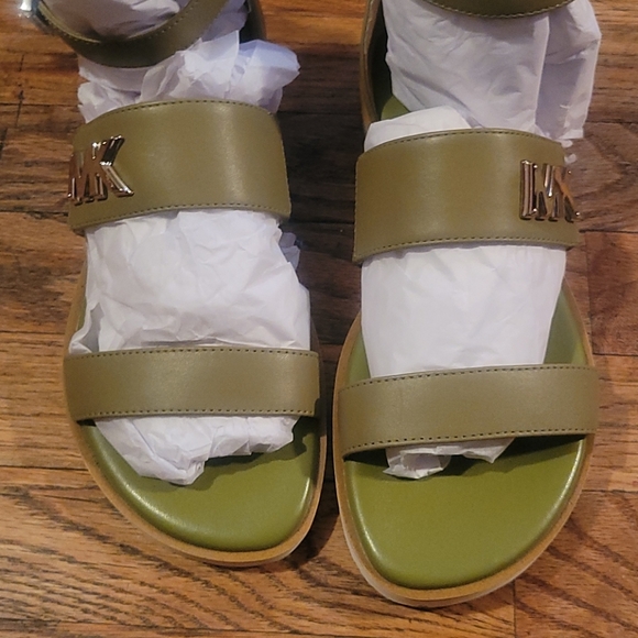 Michael Kors Sandals - Picture 5 of 7